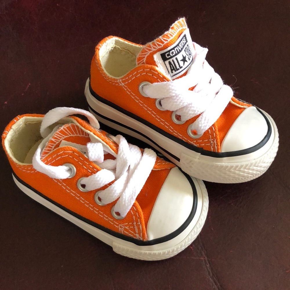 Toddler size 2 Converse